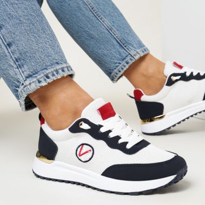 Buty sportowe damskie na wiosnę born2be ze sklepu: born2be.pl w kategorii: Buty sportowe damskie - zdjęcie 054DCF2-170-2564_225862
