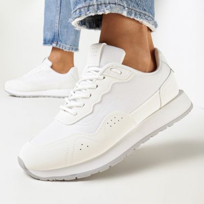 Buty sportowe damskie casual born2be ze sklepu: born2be.pl w kategorii: Buty sportowe damskie - zdjęcie 054DCF2-170-2564_236502