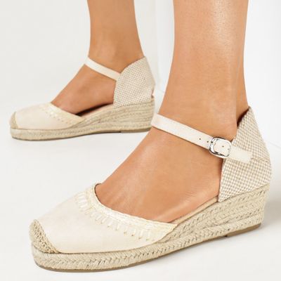 Espadryle damskie na wiosnę casualowe born2be ze sklepu: born2be.pl w kategorii: Espadryle damskie - zdjęcie 054DCF2-170-2564_240243