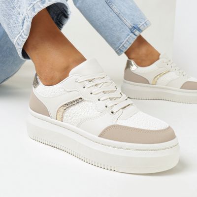 born2be - Buty sportowe damskie ze sklepu: born2be.pl w kategorii: Buty sportowe damskie - zdjęcie 054DCF2-170-2564_270845