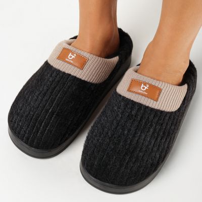 Kapcie damskie casual na lato born2be ze sklepu: born2be.pl w kategorii: Kapcie damskie - zdjęcie 054DCF2-170-2564_273852