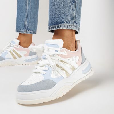 Buty sportowe damskie casual born2be ze sklepu: born2be.pl w kategorii: Buty sportowe damskie - zdjęcie 054DCF2-170-2564_293501