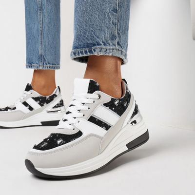 Buty sportowe damskie zimowe born2be ze sklepu: born2be.pl w kategorii: Buty sportowe damskie - zdjęcie 054DCF2-170-2564_300850