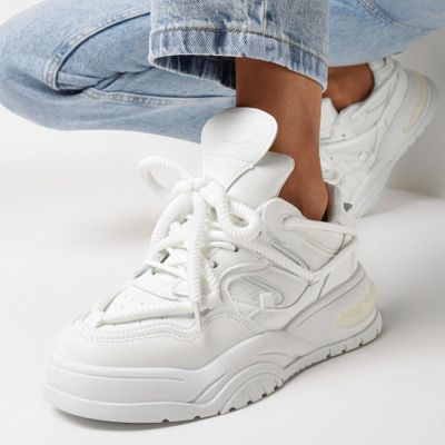 Buty sportowe damskie casual born2be ze sklepu: born2be.pl w kategorii: Buty sportowe damskie - zdjęcie 054DCF2-170-2564_302410