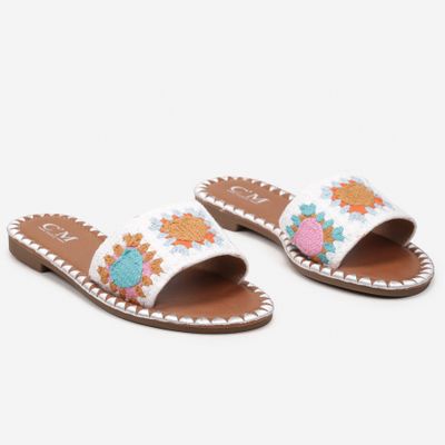 Klapki damskie w stylu boho born2be ze sklepu: born2be.pl w kategorii: Klapki damskie - zdjęcie 054DCF2-170-2564_305937
