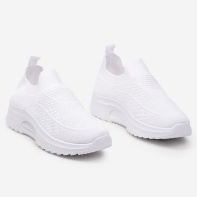 Buty sportowe damskie eleganckie born2be ze sklepu: born2be.pl w kategorii: Buty sportowe damskie - zdjęcie 054DCF2-170-2564_322459
