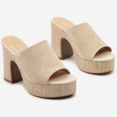 Klapki damskie casual born2be ze sklepu: born2be.pl w kategorii: Klapki damskie - zdjęcie 054DCF2-170-2564_323072