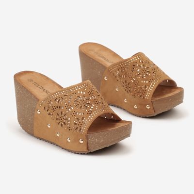Klapki damskie casual born2be ze sklepu: born2be.pl w kategorii: Klapki damskie - zdjęcie 054DCF2-170-2564_332065