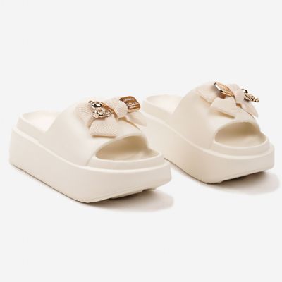 born2be - Klapki damskie casual ze sklepu: born2be.pl w kategorii: Klapki damskie - zdjęcie 054DCF2-170-2564_335634