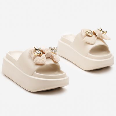 Klapki damskie na wiosnę born2be ze sklepu: born2be.pl w kategorii: Klapki damskie - zdjęcie 054DCF2-170-2564_336089
