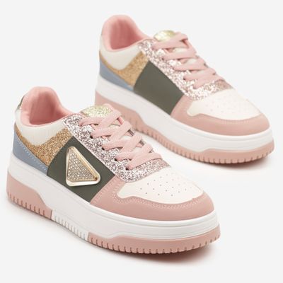Buty sportowe damskie casual na zimę born2be ze sklepu: born2be.pl w kategorii: Buty sportowe damskie - zdjęcie 054DCF2-170-2564_374668