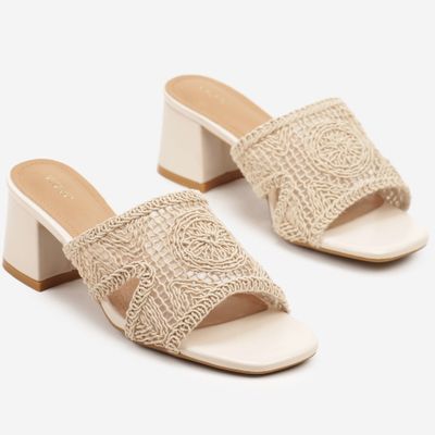 Klapki damskie casual born2be ze sklepu: born2be.pl w kategorii: Klapki damskie - zdjęcie 054DCF2-170-2564_375554