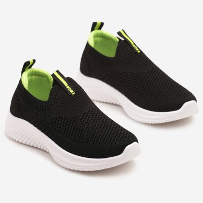 Buty sportowe dziecięce wiosenne born2be ze sklepu: born2be.pl w kategorii: Buty sportowe dziecięce - zdjęcie 054DCF2-170-2564_375616
