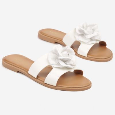 Klapki damskie casual born2be ze sklepu: born2be.pl w kategorii: Klapki damskie - zdjęcie 054DCF2-170-2564_377993