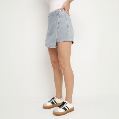 Szorty casual born2be ze sklepu: born2be.pl w kategorii: Szorty - zdjęcie 054DCF2-170-2564_380584