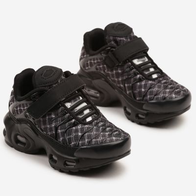 Buty sportowe dziecięce casual na zimę born2be ze sklepu: born2be.pl w kategorii: Buty sportowe dziecięce - zdjęcie 054DCF2-170-2564_384889