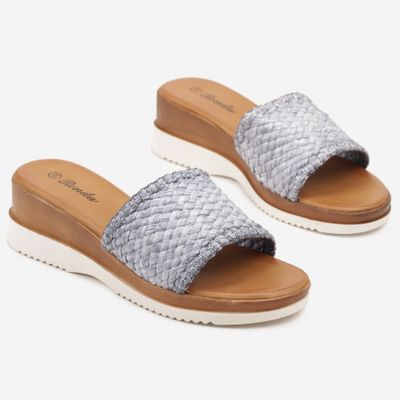 Klapki damskie casual born2be ze sklepu: born2be.pl w kategorii: Klapki damskie - zdjęcie 054DCF2-170-2564_387962
