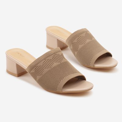 born2be - Klapki damskie boho ze sklepu: born2be.pl w kategorii: Klapki damskie - zdjęcie 054DCF2-170-2564_389969