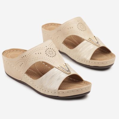 Klapki damskie casual born2be ze sklepu: born2be.pl w kategorii: Klapki damskie - zdjęcie 054DCF2-170-2564_390215