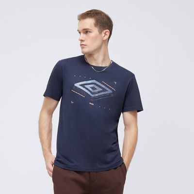 T-shirt męski Umbro ze sklepu: 50style.pl w kategorii: T-shirty męskie - zdjęcie 110026D-FE4-6238_UL324TSM10003