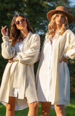 Sweter damski bez wzorów Fobya ze sklepu: intimiti.pl w kategorii: Swetry damskie - zdjęcie 3B4B001-93A-4736_165835