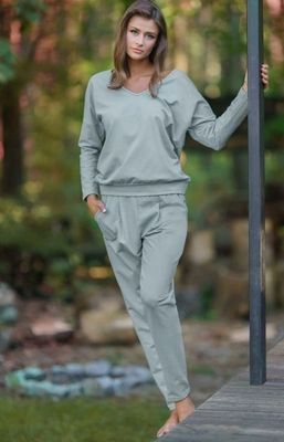 Italian Fashion - Dres damski na wiosnę ze sklepu: intimiti.pl w kategorii: Dresy damskie - zdjęcie 3B4B001-93A-4736_230538