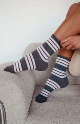 Skarpetki damskie na wiosnę Milena ze sklepu: intimiti.pl w kategorii: Skarpetki damskie - zdjęcie 3B4B001-93A-4736_255762