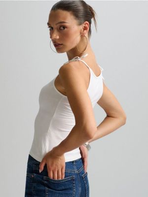 Bluzka damska elegancka ze sklepu: Cropp w kategorii: Bluzki damskie - zdjęcie 4198BBB-532-6969_003KB-00X
