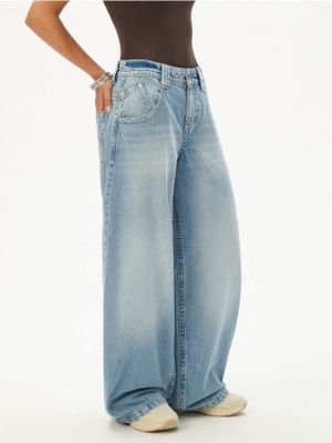 Jeansy damskie ze sklepu: Cropp w kategorii: Jeansy damskie - zdjęcie 4198BBB-532-6969_018KA-50J