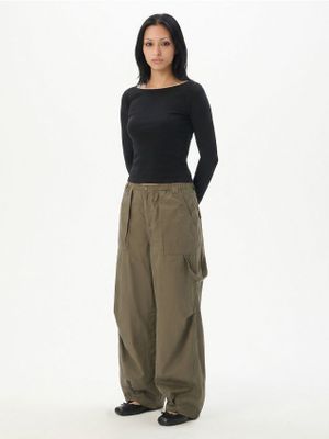 Spodnie damskie w stylu retro ze sklepu: Cropp w kategorii: Spodnie damskie - zdjęcie 4198BBB-532-6969_257HX-78X