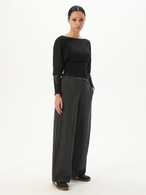 Spodnie damskie w stylu retro jesienne ze sklepu: Cropp w kategorii: Spodnie damskie - zdjęcie 4198BBB-532-6969_261HX-90X
