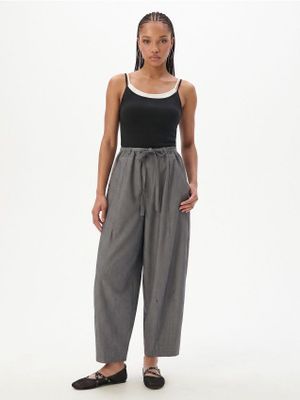 Spodnie damskie retro ze sklepu: Cropp w kategorii: Spodnie damskie - zdjęcie 4198BBB-532-6969_369KA-90X