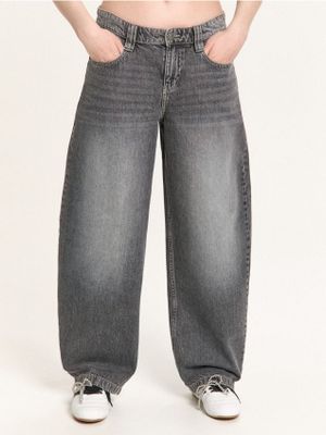 Jeansy damskie ze sklepu: Cropp w kategorii: Jeansy damskie - zdjęcie 4198BBB-532-6969_536HX-09J