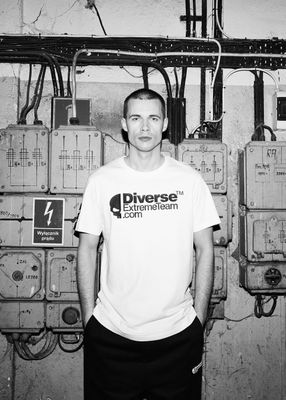 DiverseExtreme - Bluzka damska w stylu młodzieżowym ze sklepu: Diverse w kategorii: Bluzki damskie - zdjęcie 44D75FA-DAF-8163_10048792
