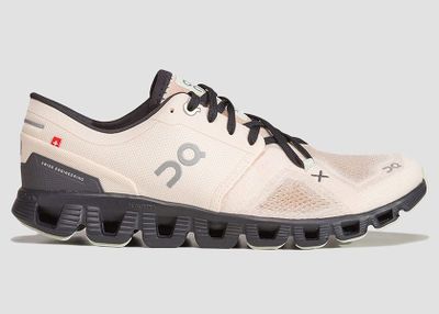 Buty sportowe damskie On Running ze sklepu: Darbut w kategorii: Buty sportowe damskie - zdjęcie 4EFD8BE-A55-9847_26023