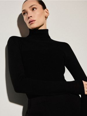 Sweter damski zimowy Mohito ze sklepu: Mohito w kategorii: Swetry damskie - zdjęcie 55A556F-010-6967_014IP