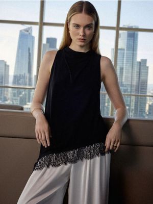 Bluzka damska elegancka Mohito ze sklepu: Mohito w kategorii: Bluzki damskie - zdjęcie 55A556F-010-6967_073KZ