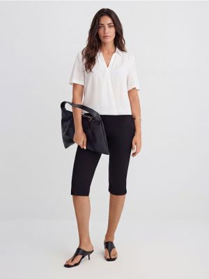 Bluzka damska casual Mohito ze sklepu: Mohito w kategorii: Bluzki damskie - zdjęcie 55A556F-010-6967_078KZ
