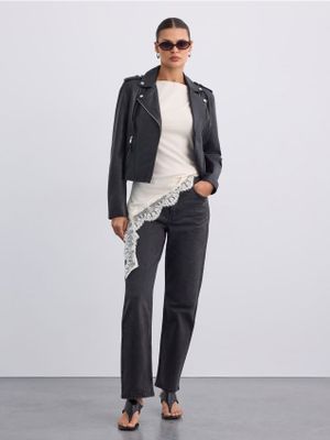 Mohito - Jeansy damskie w miejskim stylu ze sklepu: Mohito w kategorii: Jeansy damskie - zdjęcie 55A556F-010-6967_080KG