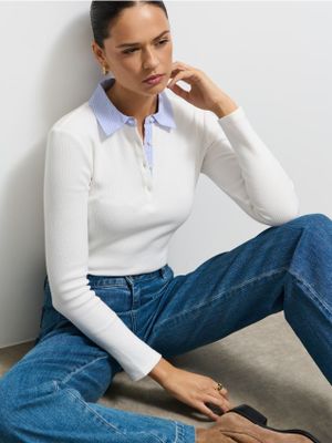 Bluzka damska casual Mohito ze sklepu: Mohito w kategorii: Bluzki damskie - zdjęcie 55A556F-010-6967_117IJ