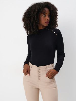 Sweter damski Mohito ze sklepu: Mohito w kategorii: Swetry damskie - zdjęcie 55A556F-010-6967_135AN