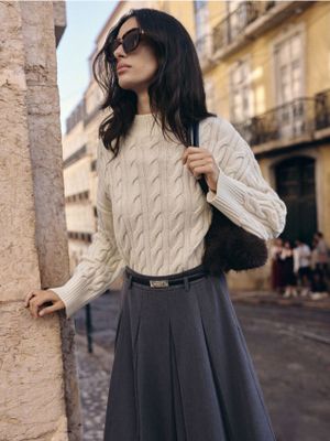 Sweter damski zimowy Mohito ze sklepu: Mohito w kategorii: Swetry damskie - zdjęcie 55A556F-010-6967_447EQ