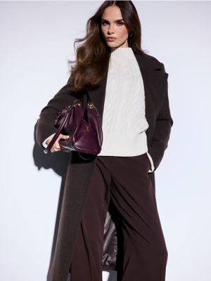 Sweter damski elegancki Mohito ze sklepu: Mohito w kategorii: Swetry damskie - zdjęcie 55A556F-010-6967_447EQ