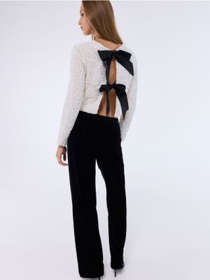 Bluzka damska casual Mohito ze sklepu: Mohito w kategorii: Bluzki damskie - zdjęcie 55A556F-010-6967_468GT