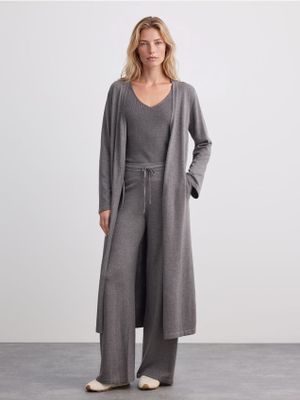 Sweter damski elegancki Mohito ze sklepu: Mohito w kategorii: Swetry damskie - zdjęcie 55A556F-010-6967_485KE