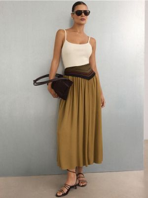 Spódnica elegancka wiosenna Mohito ze sklepu: Mohito w kategorii: Spódnice - zdjęcie 55A556F-010-6967_489KP