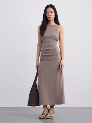 Sukienka elegancka Mohito ze sklepu: Mohito w kategorii: Sukienki - zdjęcie 55A556F-010-6967_491KU