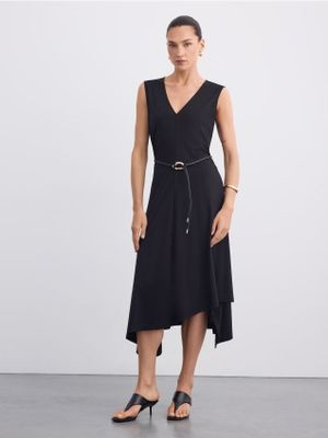 Sukienka elegancka Mohito ze sklepu: Mohito w kategorii: Sukienki - zdjęcie 55A556F-010-6967_492KU