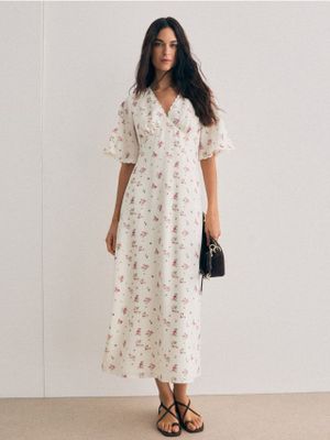 Sukienka casual Mohito ze sklepu: Mohito w kategorii: Sukienki - zdjęcie 55A556F-010-6967_503JX