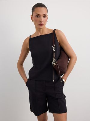 Bluzka damska casual Mohito ze sklepu: Mohito w kategorii: Bluzki damskie - zdjęcie 55A556F-010-6967_688JR